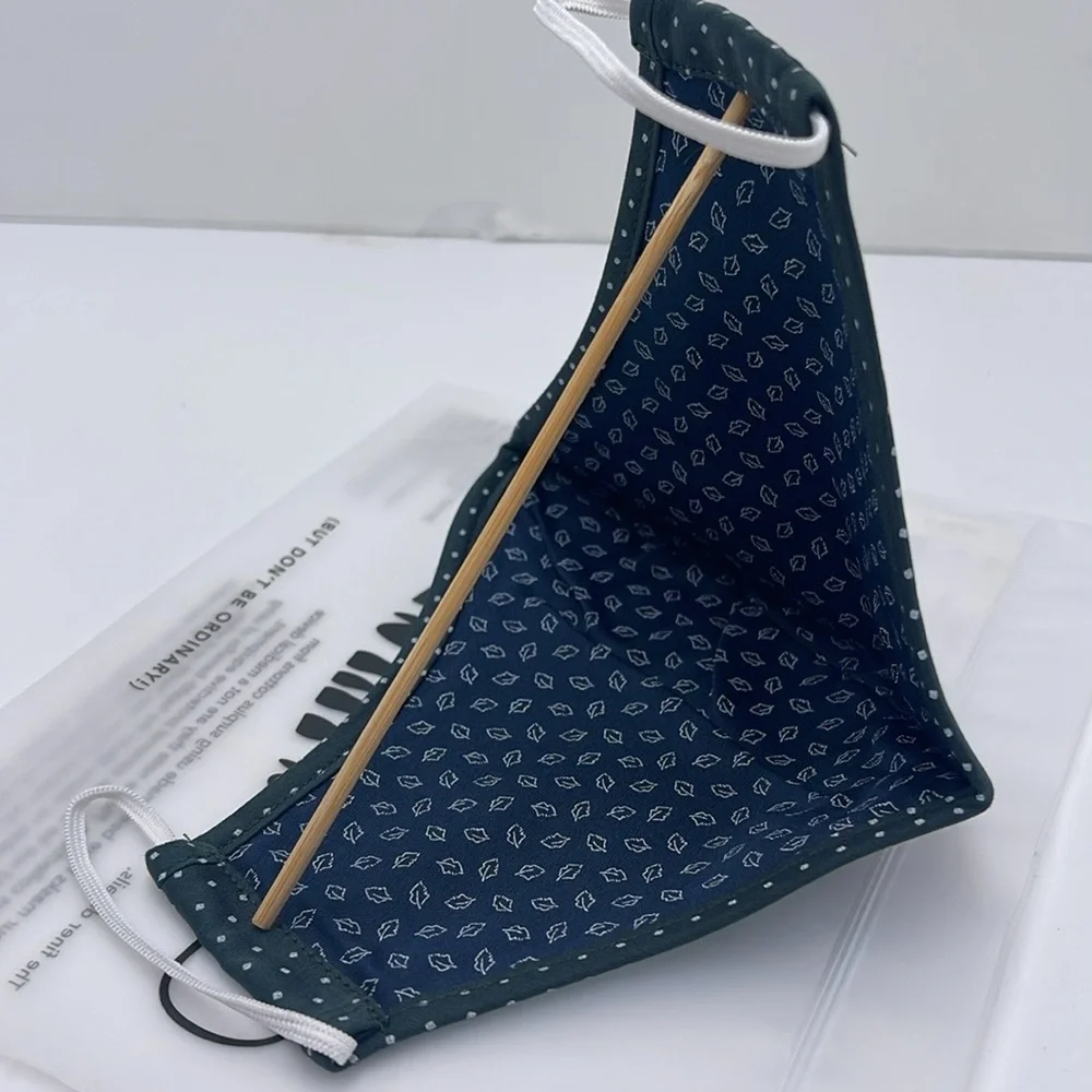 Black Face Mask with Planet Print TED BAKER LONDON Reversible Reusable NWT - Picture 10 of 14